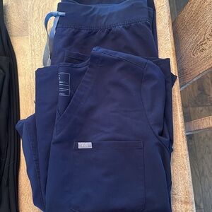 Size large, women’s figs scrubs